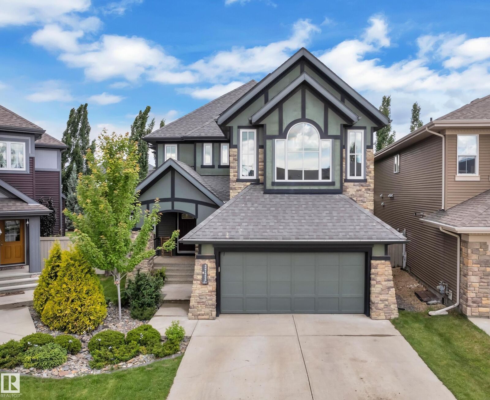 Property Photo:  3722 Kidd Crescent SW  AB T6W 2R1 