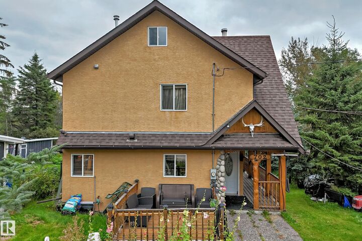 Property Photo:  702 Blue Heron Drive  AB T0E 1V0 