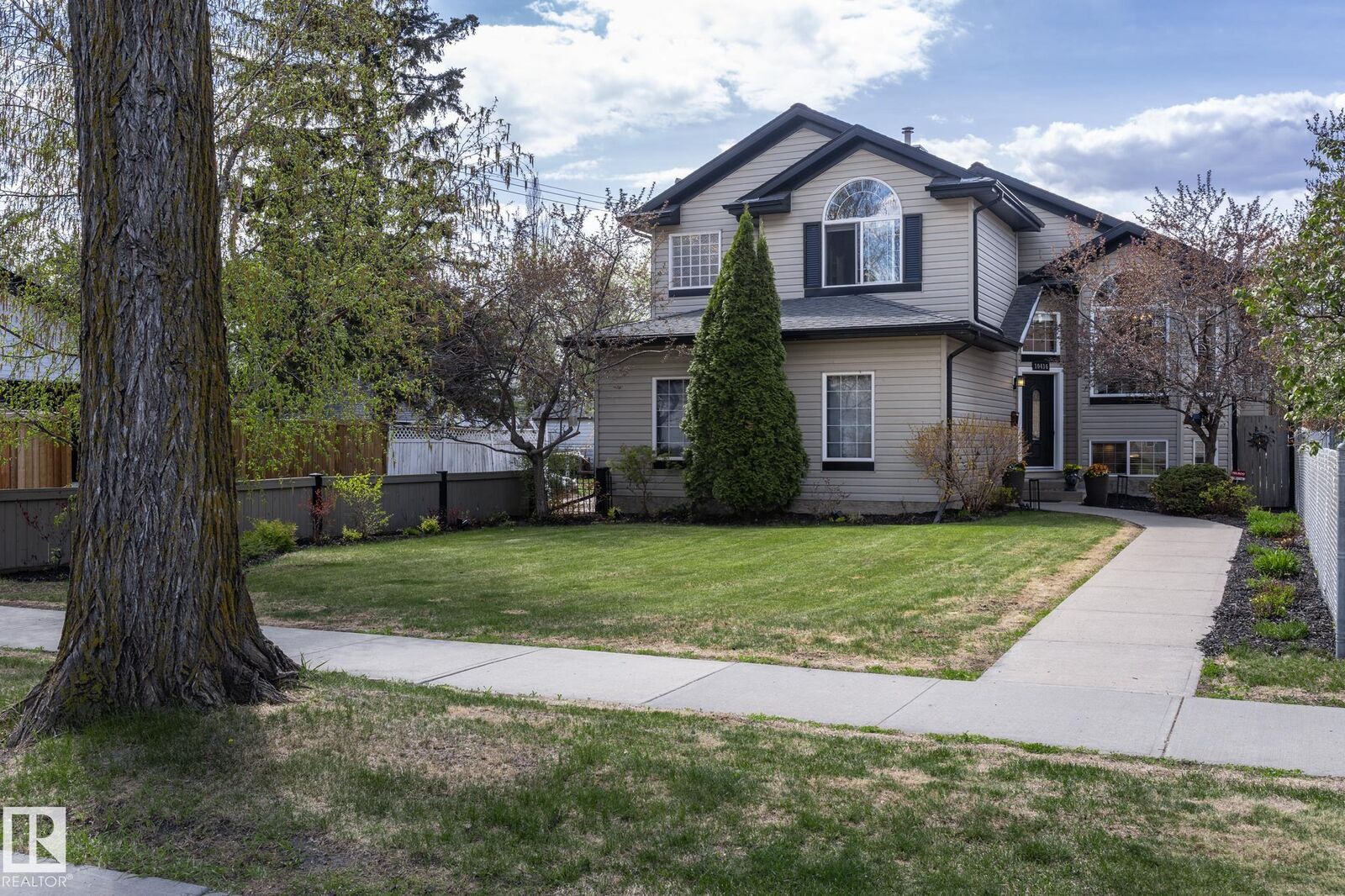 Property Photo:  10416 148 Street NW  AB T5N 3G8 