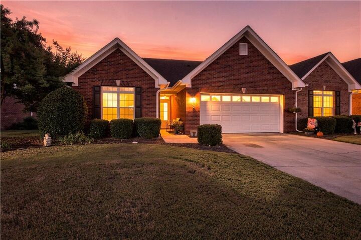 Property Photo:  131 Regency Row SW  GA 30701 