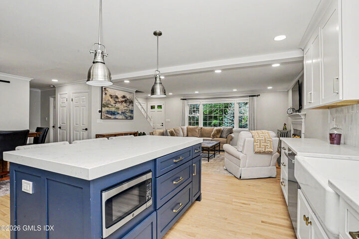 Property Photo: 25 Westview Place CT 06878