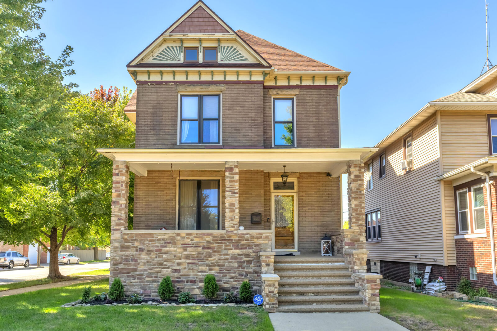 Property Photo:  1646 Cleveland Avenue  IN 46394 