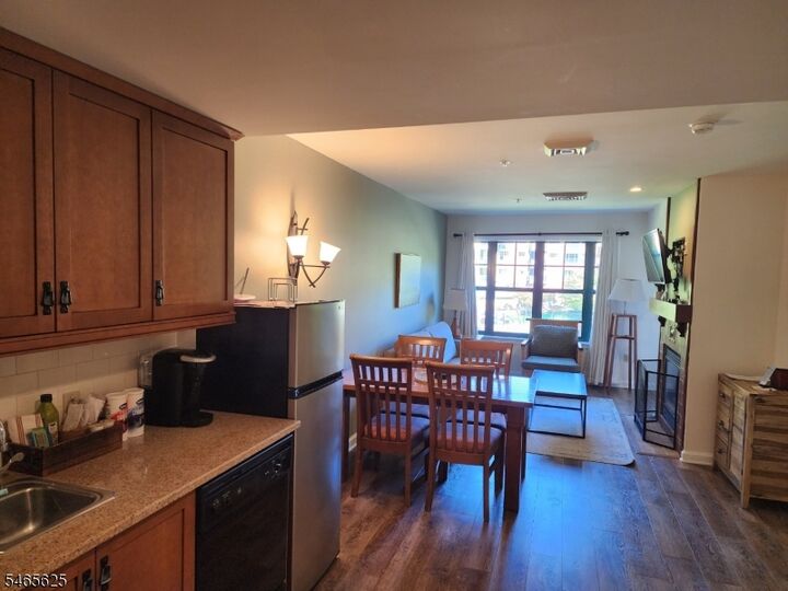 Property Photo:  200 State Rt 94 Unit 246  NJ 07462 