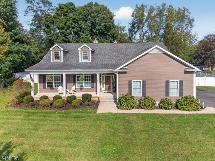 Property Photo:  9 Glory Rd  NJ 08833 