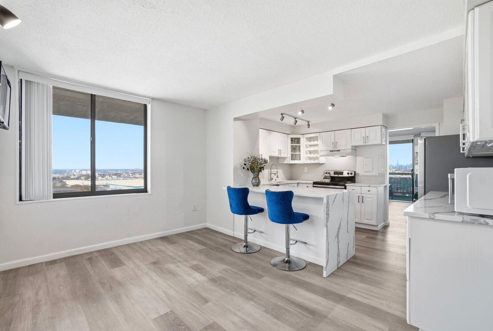 Property Photo:  1633 Harmon Cove Tower 1633  NJ 07094 