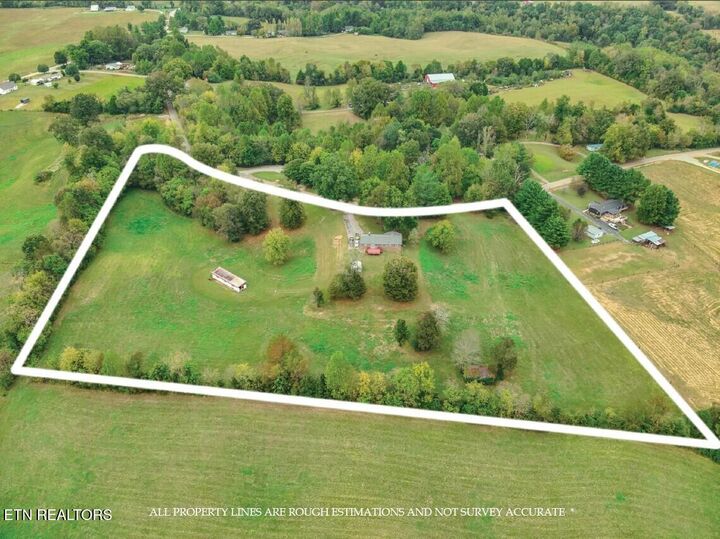 Property Photo:  2799 Doran Rd  TN 38583 