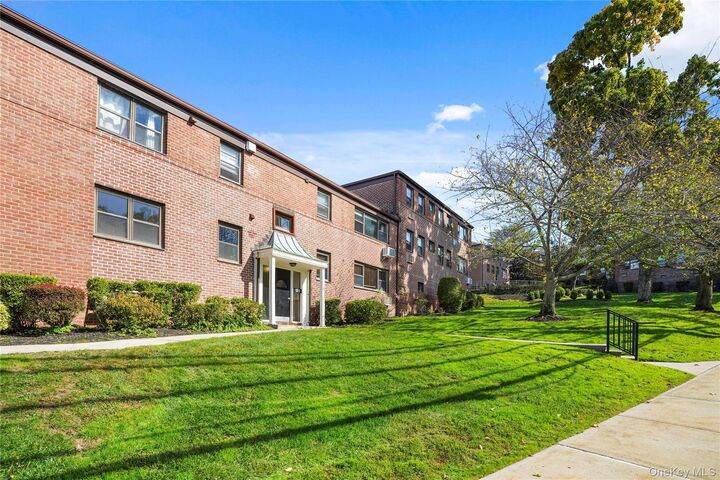 Property Photo: 125 Beacon Hill Drive F-11 NY 10502