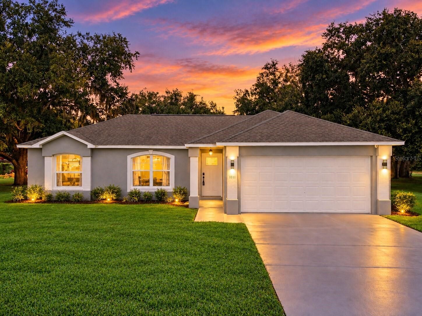 Property Photo:  1011 Eiffel Lane  FL 34759 