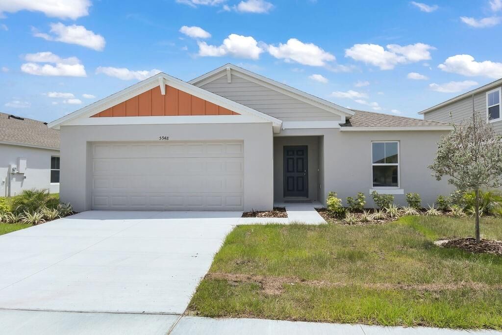 Property Photo: 5945 Slate Rock Drive FL 33811