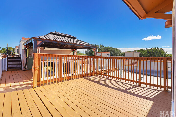 Property Photo:  6957 N Western Avenue  IL 60645 