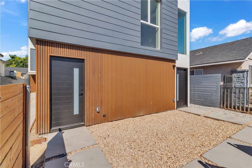 Property Photo:  659 S Soto Street  CA 90023 