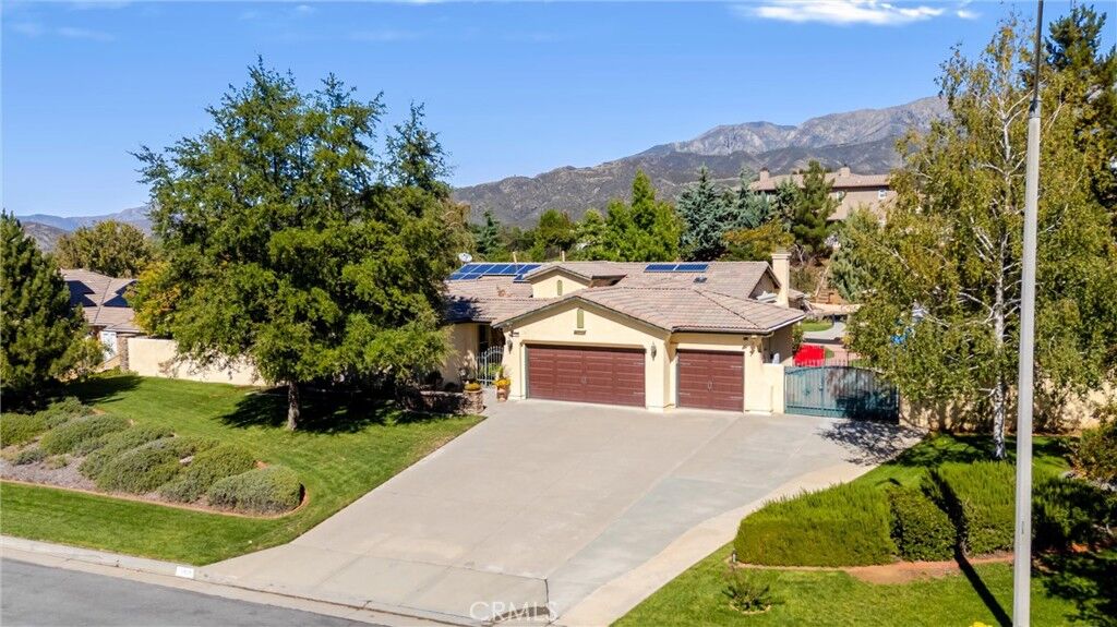 Property Photo: 13920 Meadow View Lane CA 92399