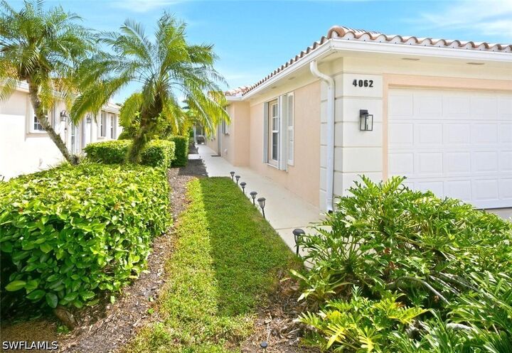 Property Photo: 4062 Los Altos Court FL 34109
