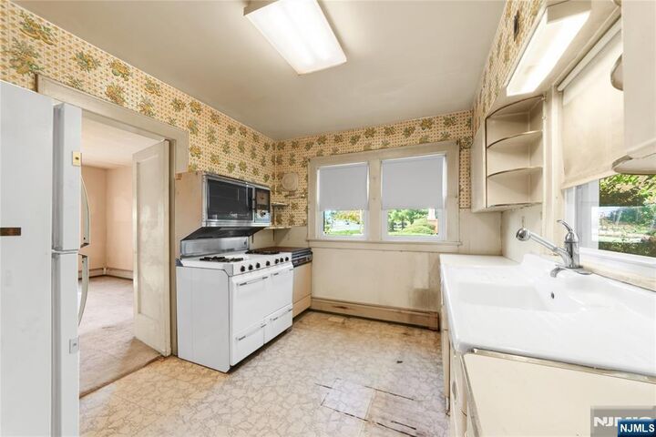 Property Photo:  30 Bloomfield Avenue  NJ 07058 