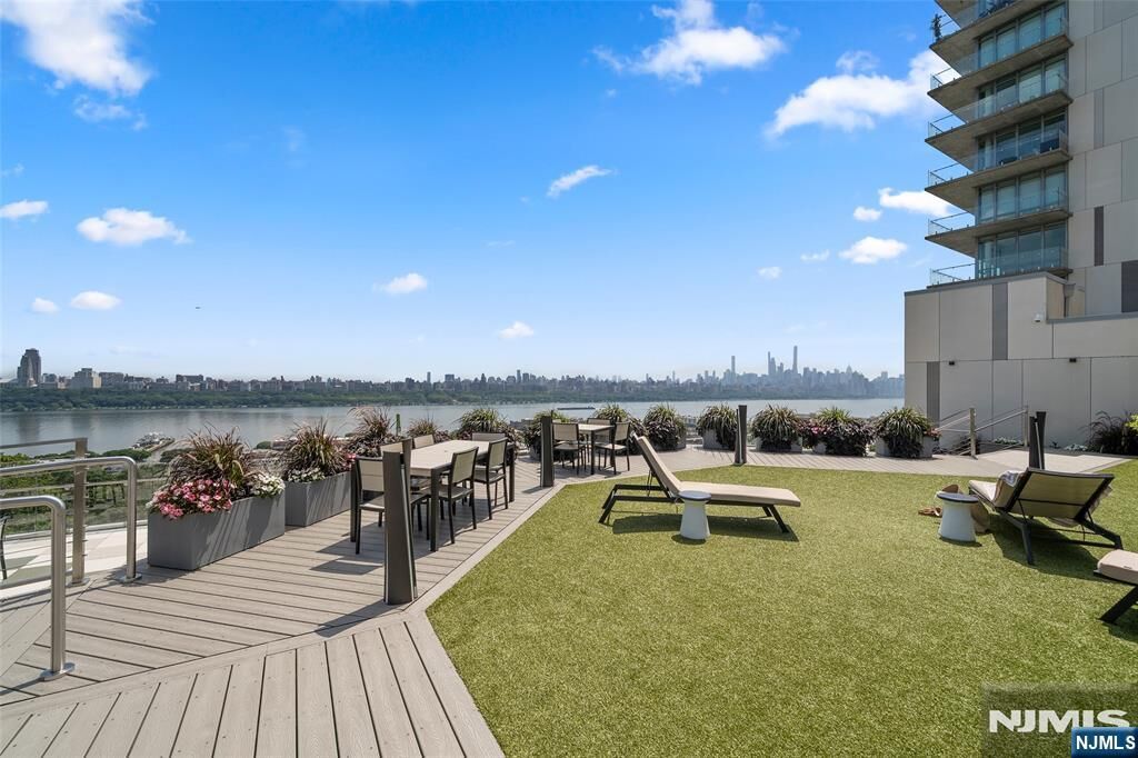 Property Photo:  320 Adolphus Avenue 1106  NJ 07010 