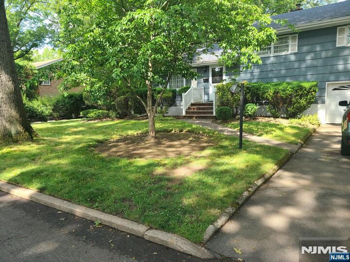 Property Photo:  31 Arbor Drive  NJ 07423 