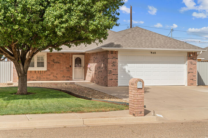 Property Photo:  548 La Salle  NM 88101 