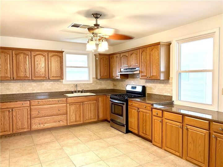 Property Photo: 2308 Victor Street LA 70043