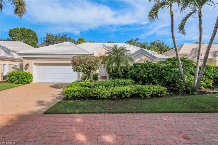 Property Photo:  353 Carlton Pl 33  FL 34108 