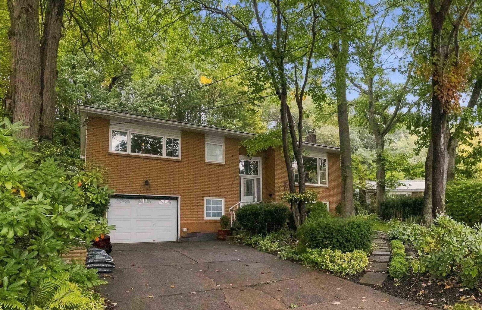 Property Photo: 9 Evans Court NS B2X 2T5