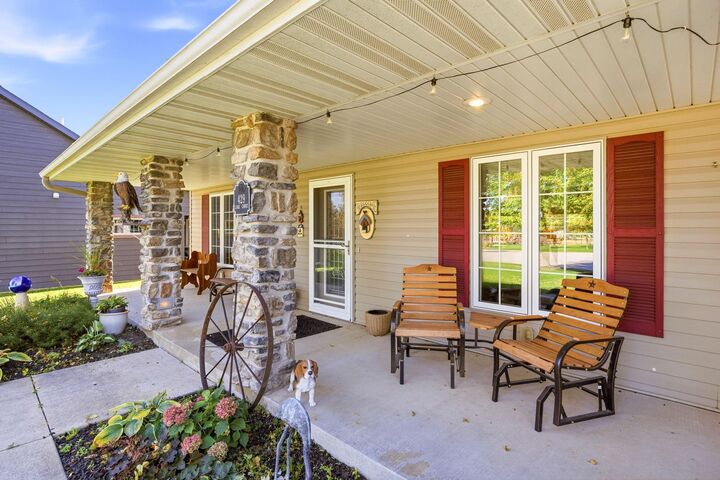 Property Photo:  429 Lake Court  MN 55395 