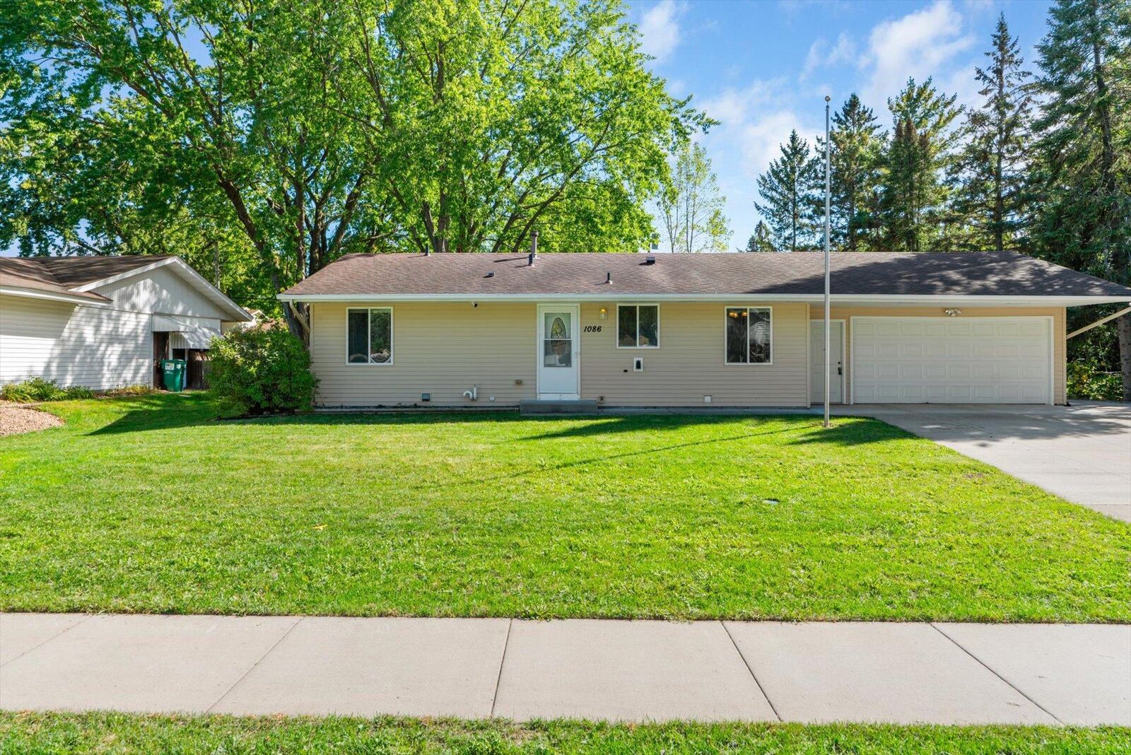 Property Photo:  1086 Lowell Drive  MN 55124 