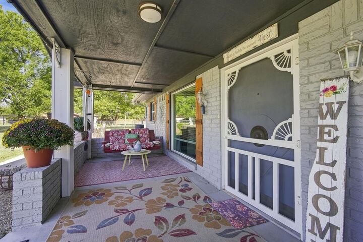 Property Photo:  1309 W Madison Street  TX 75119 