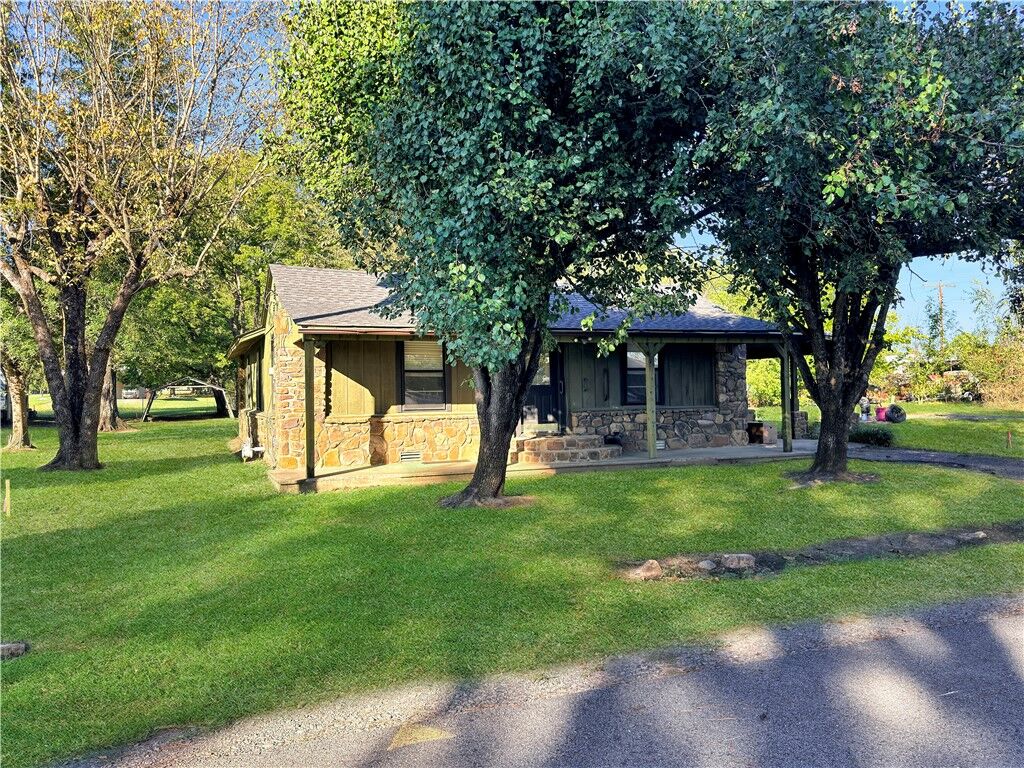 Property Photo:  106 W McBride Street  AR 72842 