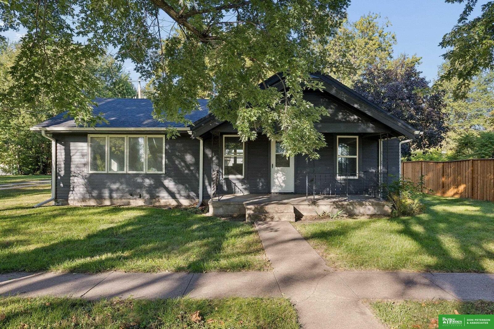 Property Photo:  416 N 11th Street  NE 68061 