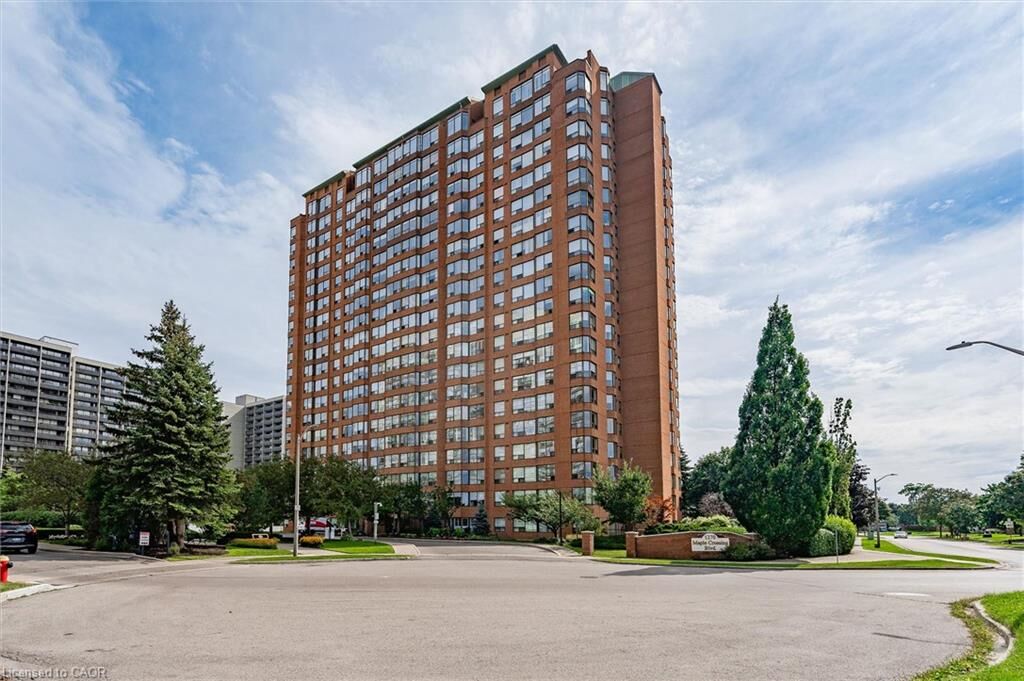 Property Photo:  1270 Maple Crossing Boulevard 1905  ON L7S 2J3 