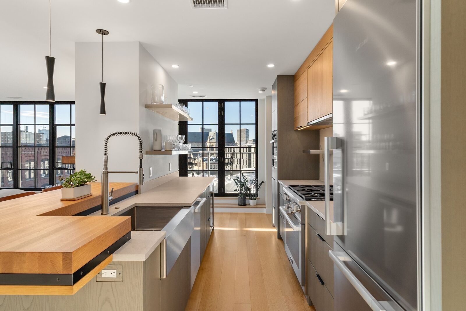 Property Photo:  76 Wareham St 6D  MA 02118 