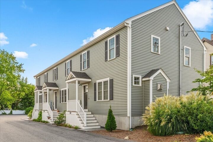 Property Photo:  189 Centre Avenue 2  MA 02351 