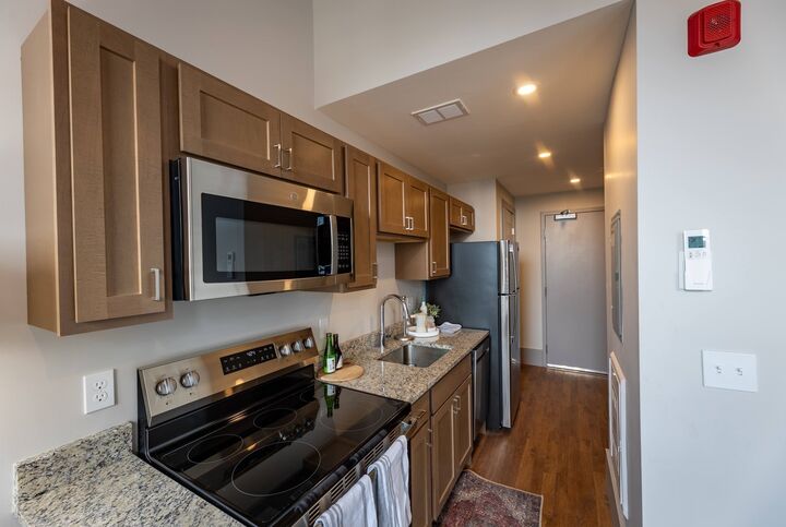 Property Photo:  90 Grove St 406  MA 01605 