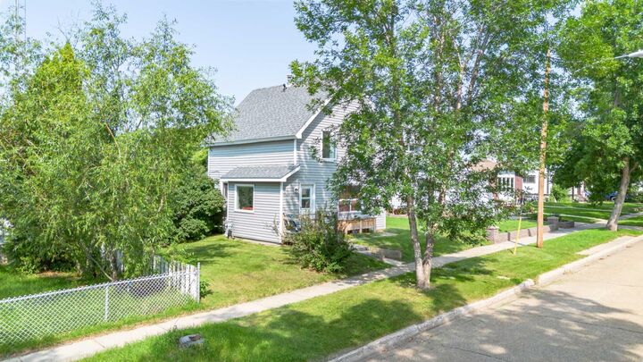 Property Photo:  4706 48 Street  AB T0C 2L0 