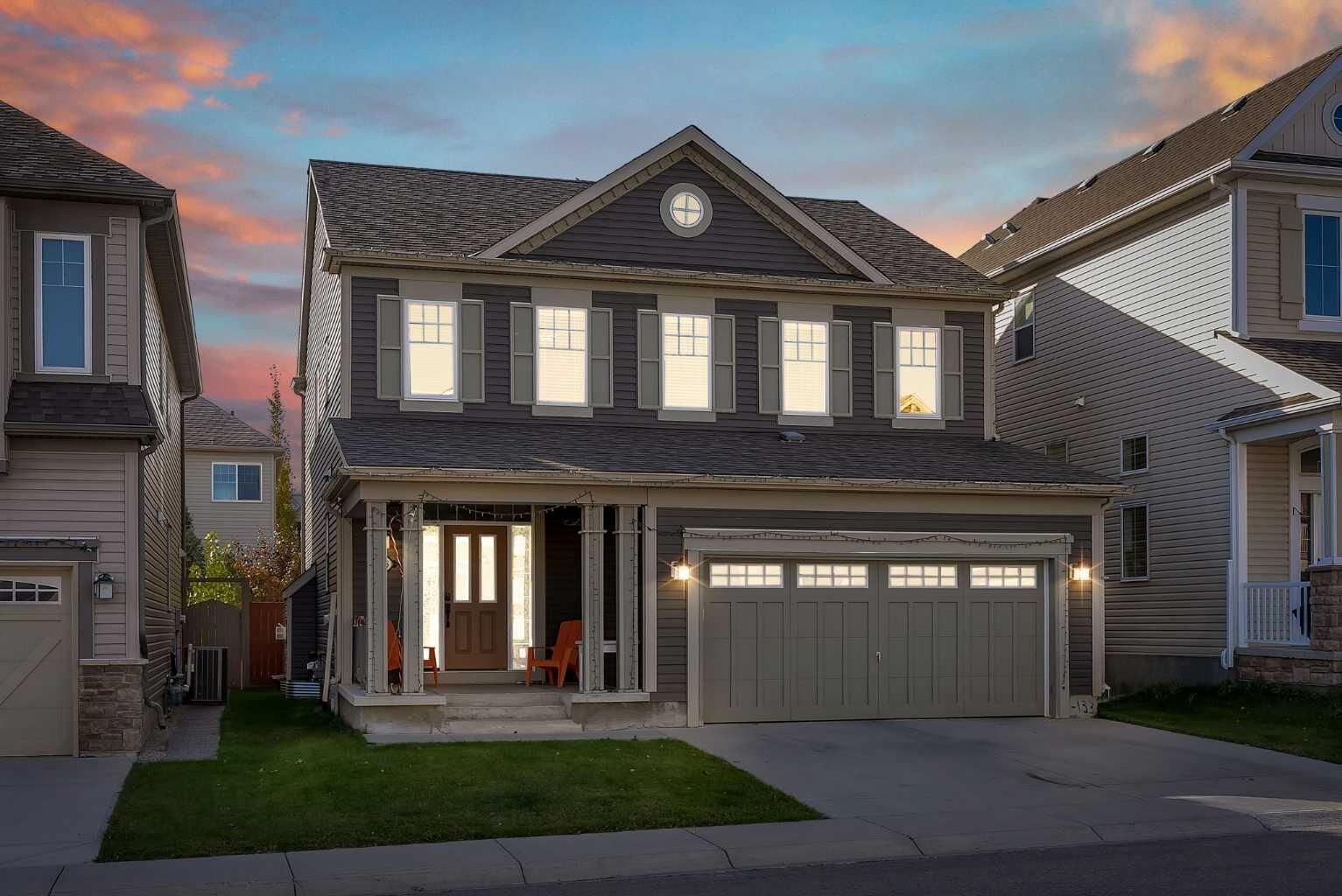 Property Photo:  146 Windwood Grove SW  AB T4B 3S8 