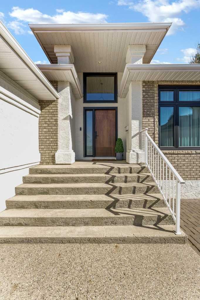 Property Photo:  80 Vintage Meadows Place SE  AB T1B 4G8 