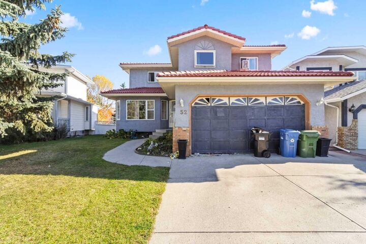 Property Photo:  52 Edgepark Road NW  AB T3A 4P8 