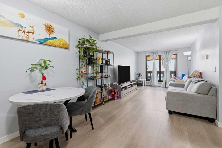 Property Photo:  3911 1 Street NE 7  AB T2K 0X2 