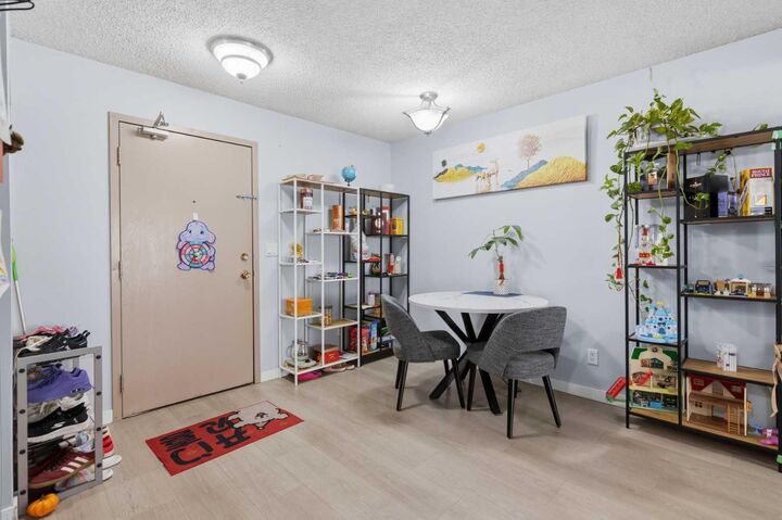 Property Photo:  3911 1 Street NE 7  AB T2K 0X2 