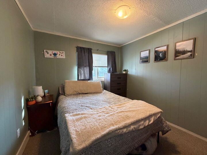Property Photo:  302 7 Avenue SW  AB T0J 0Y6 