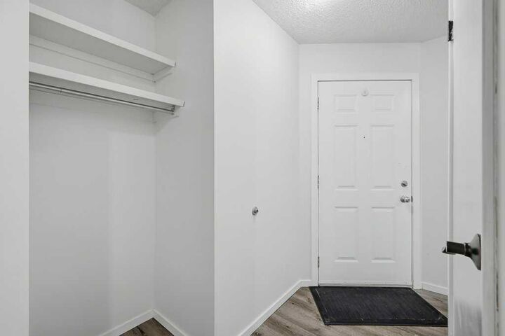 Property Photo:  54 Bell Street 228  AB T4R 1M8 