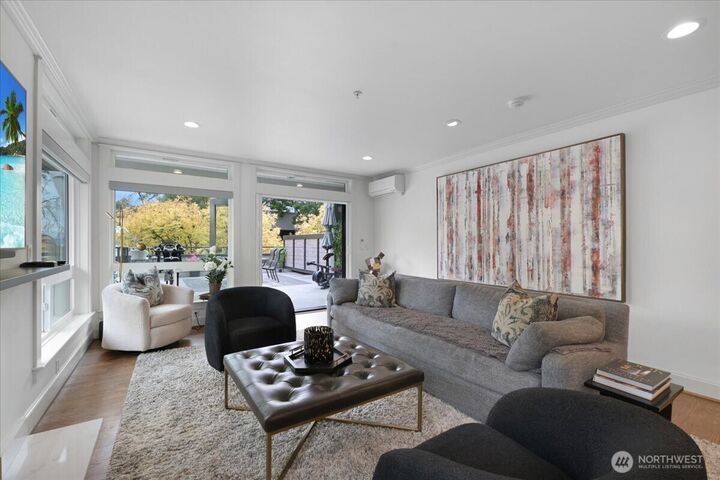 Property Photo:  121  Lakeside Avenue 201  WA 98122 
