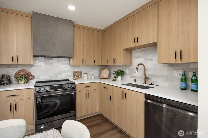 Property Photo: 1502 N 100th Street WA 98133