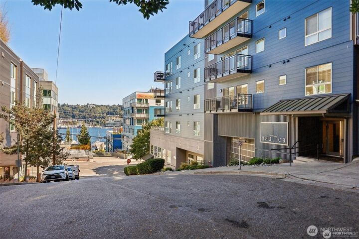 Property Photo: 1425 Dexter Avenue N 611 WA 98109