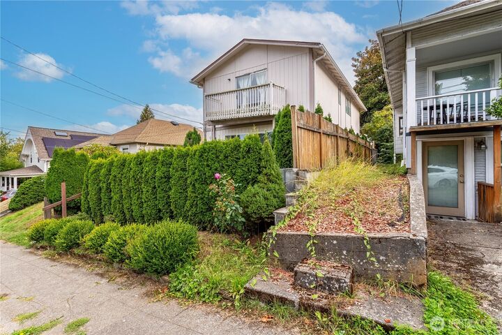 Property Photo: 4229 S Findlay Street WA 98118