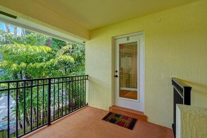 Property Photo:  45 SE 7th Avenue  FL 33483 