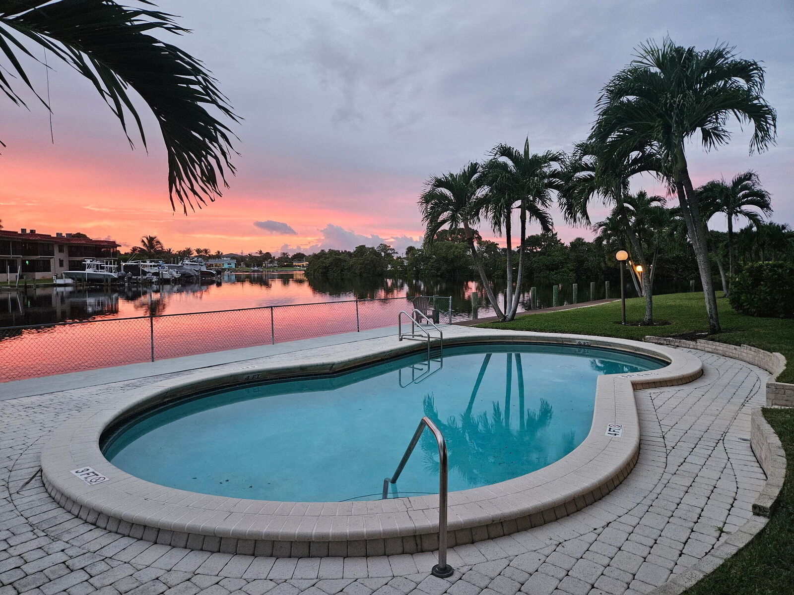 Property Photo:  630 Southwind Circle 1  FL 33408 