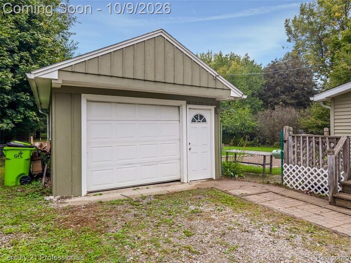 Property Photo: 801 Forest Drive MI 48430
