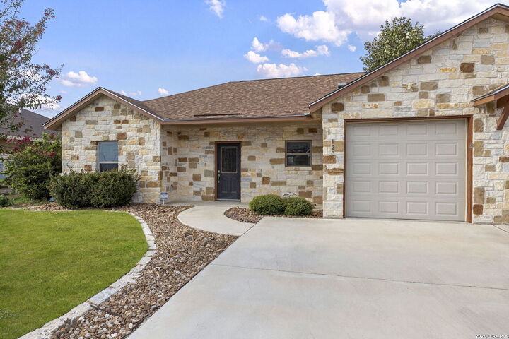 Property Photo:  120 Navarro Crossing 2A  TX 78155 