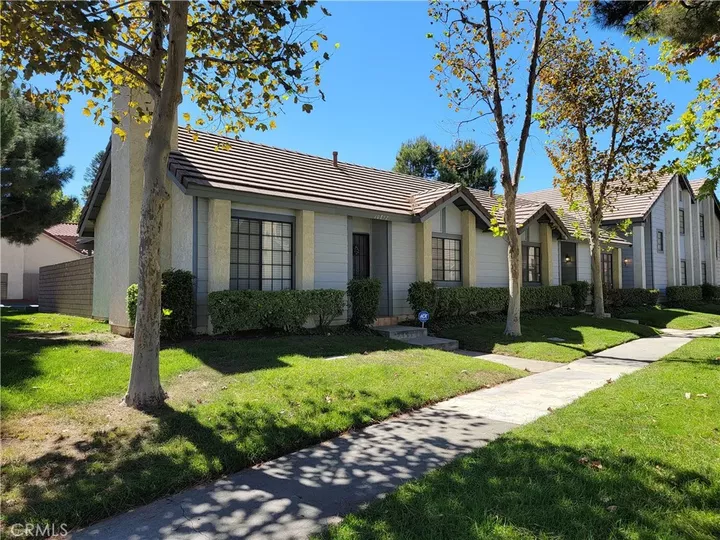 Property Photo: 10852 Loro Verde CA 92354